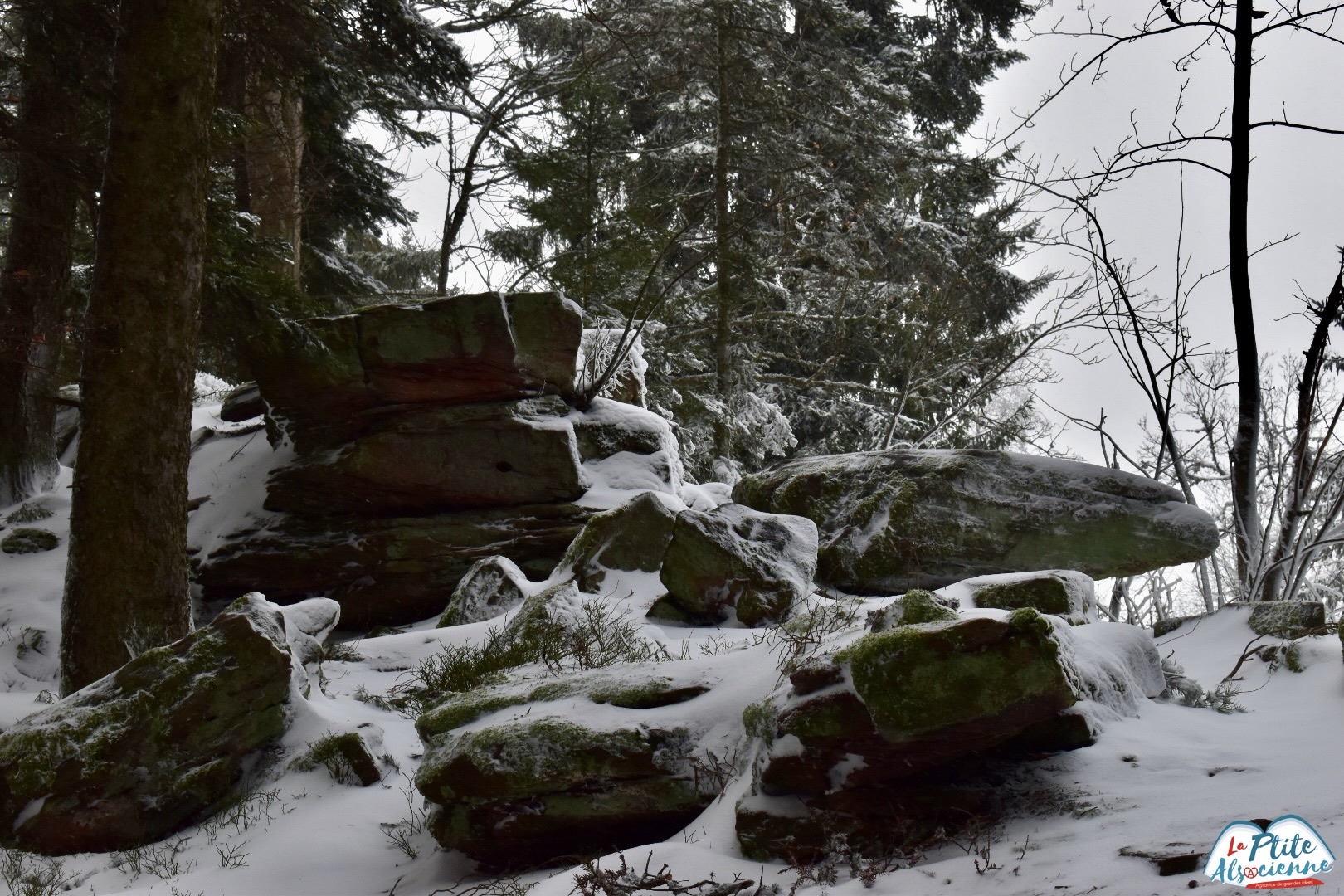 Rocher de la Garde sous la neige