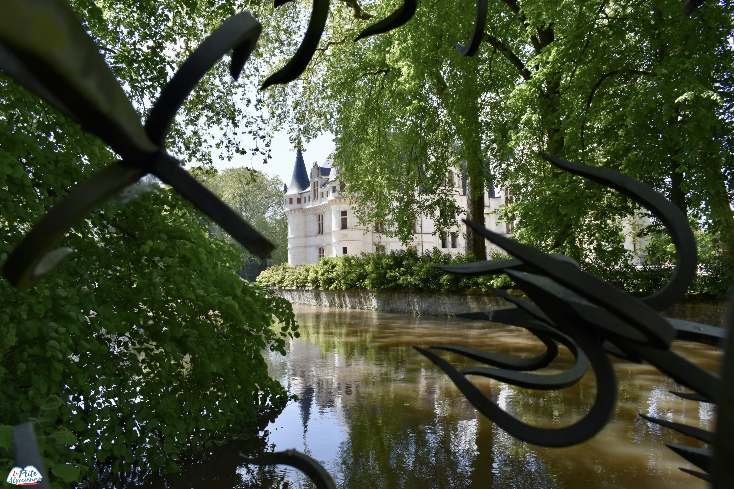 A l'ombre des platanes du jardin du Château d'Azay-Le-Rideau