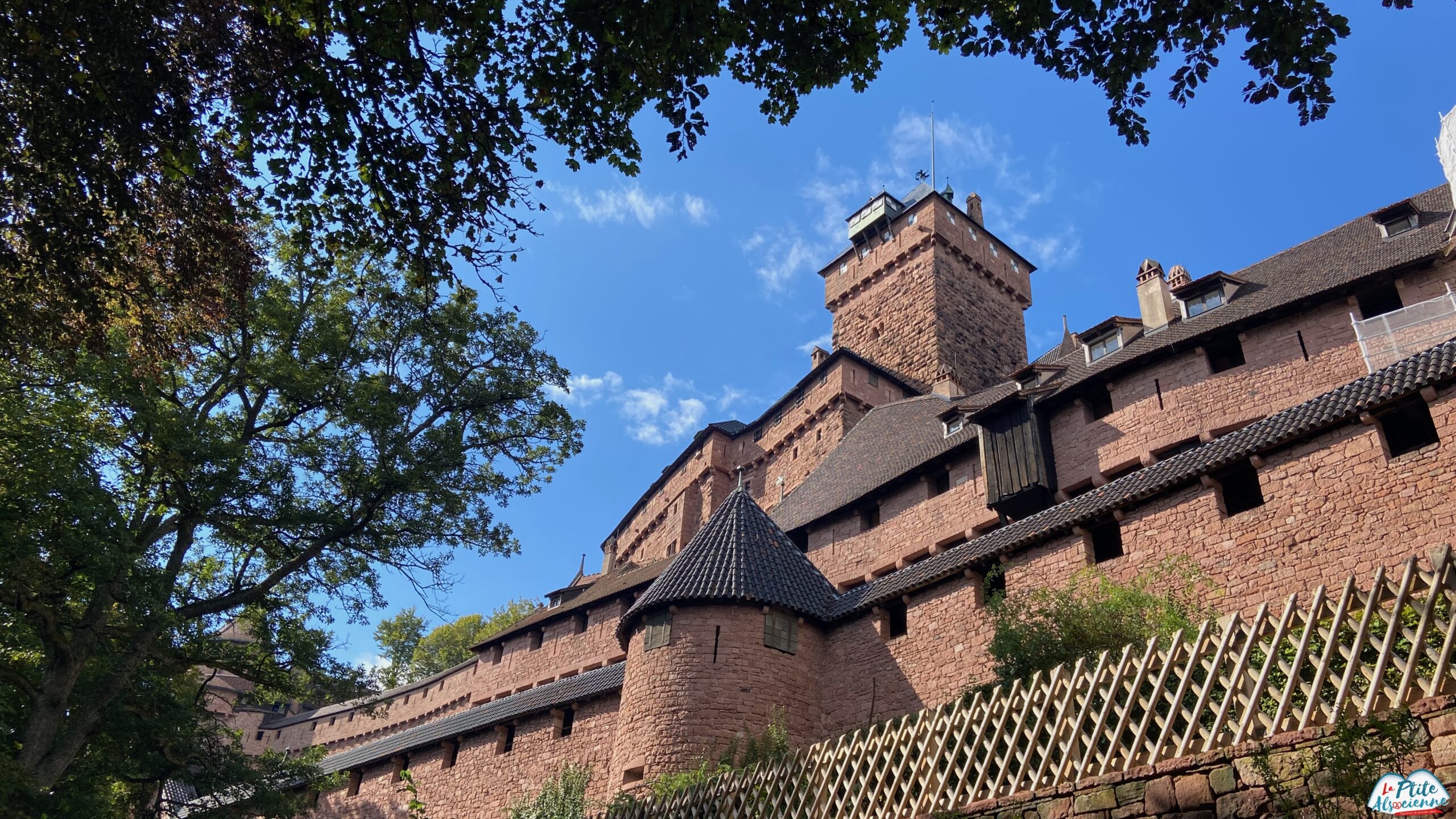 vue du château du Haut Koenigsbourg - sur la route des châteaux forts en Alsace